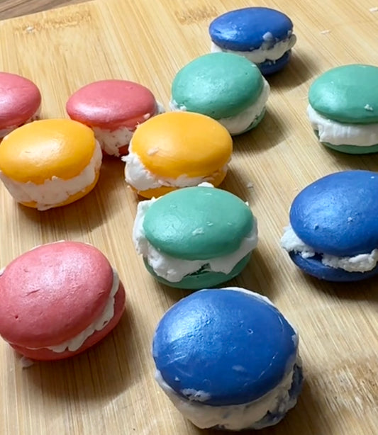Macarons-Seife mit Luffaschwamm